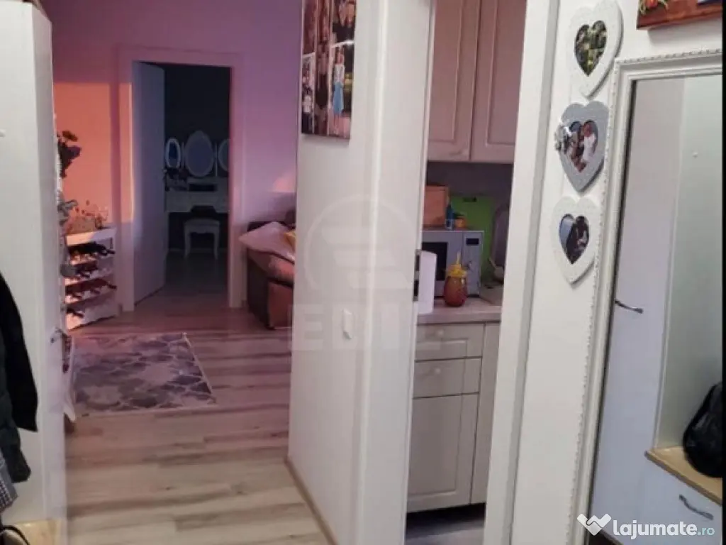 Apartament zona centrala la cheie,parcare inclusa in pret 