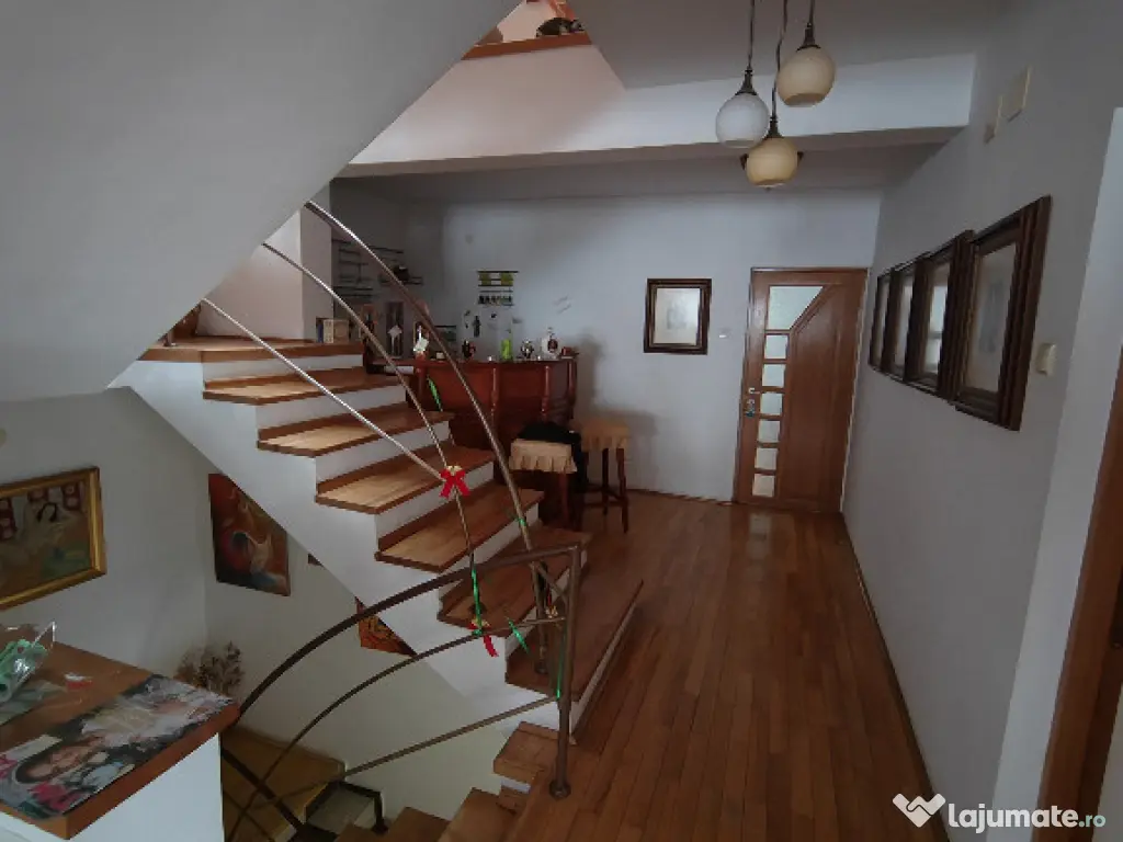 Mihai Bravu imobil 8 camere