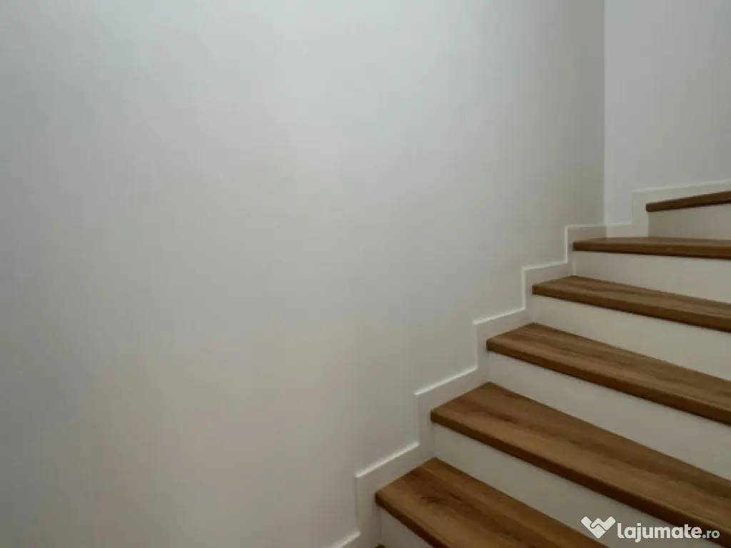 Casa P+1, situata in zona PALAZU MARE