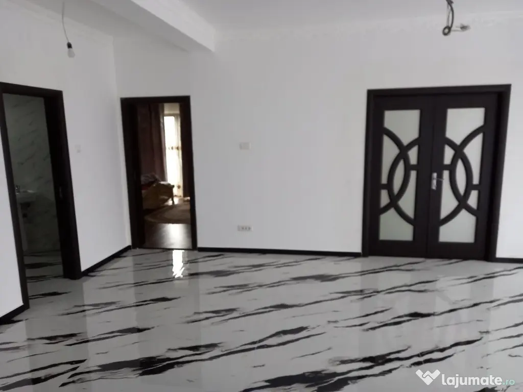 Casa 1 Dec,1918,Pt.Cazare salariati!