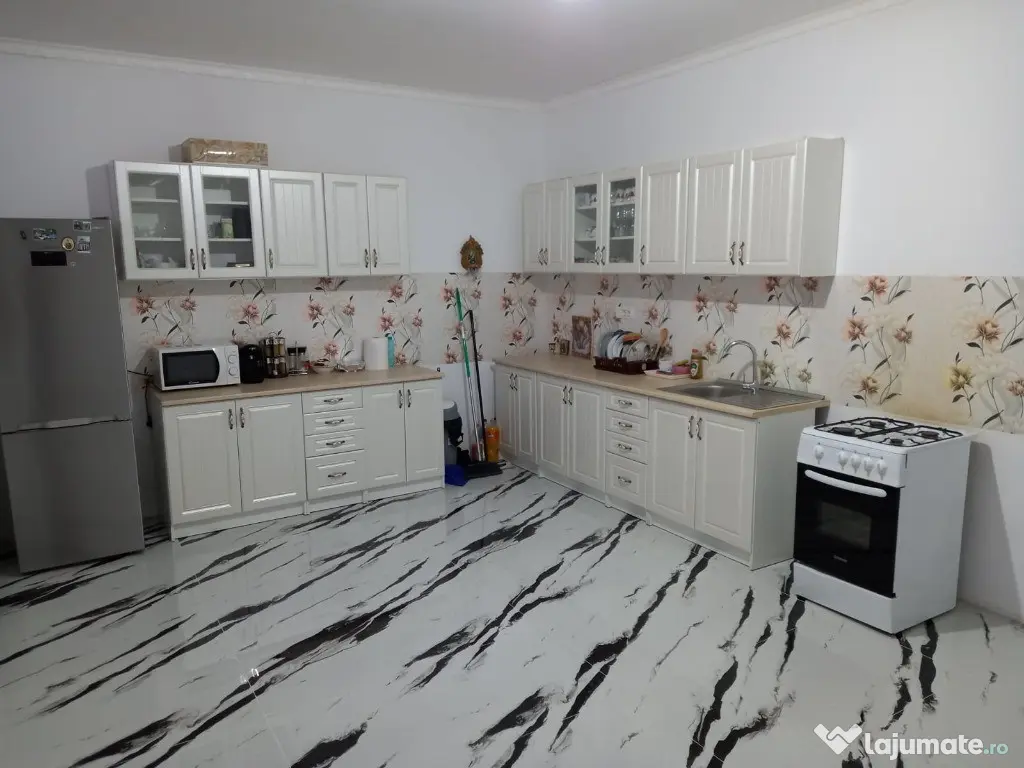 Casa 1 Dec,1918,Pt.Cazare salariati!