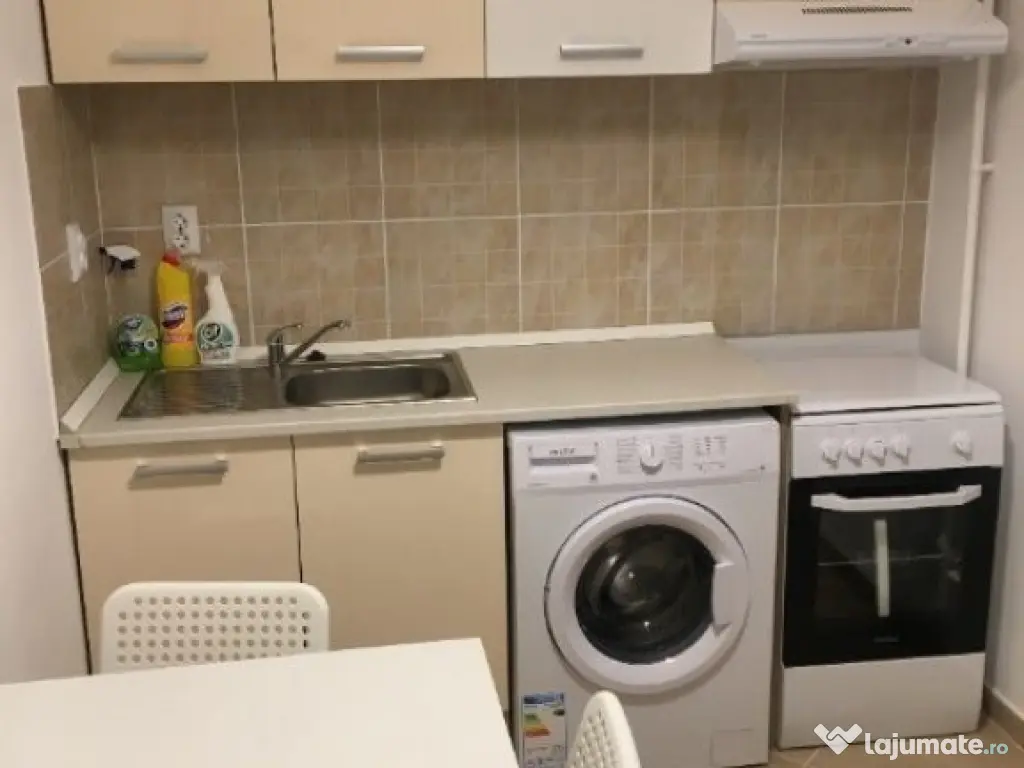 1 camera zona Girocului