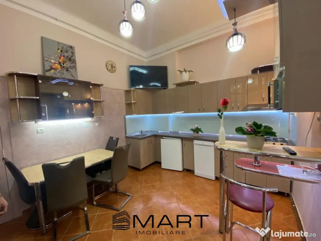 Apartament la casa 3 camere semidecomandat, zona centrala