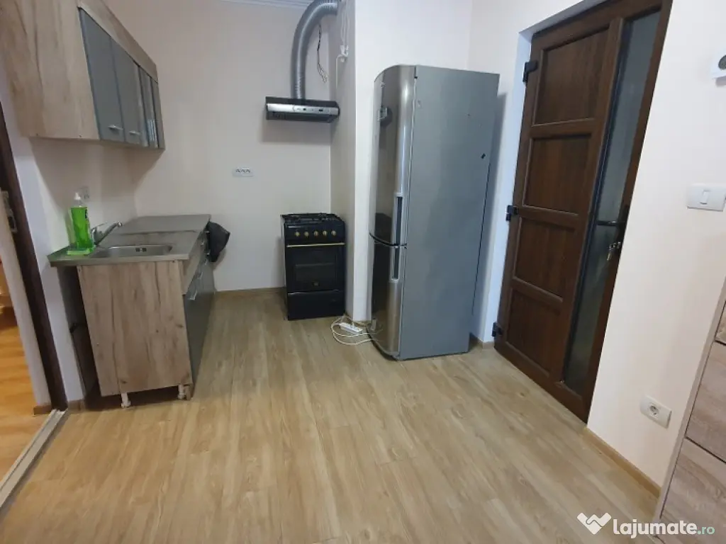Inchiriez apartament 3 camere zona Parneava - ID : RH-39027