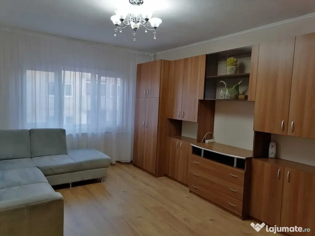 Apartament cu o camera, decomandat
