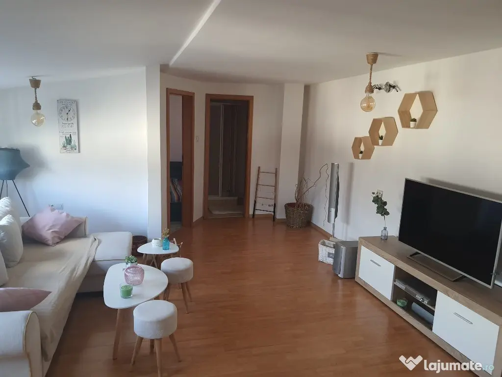 Apartament 4 camere Plopilor etaj 4 cu scara interioara