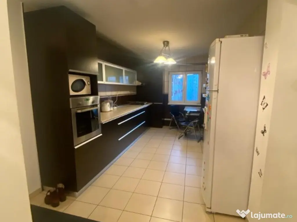 Apartament 3 camere zona Tineretului