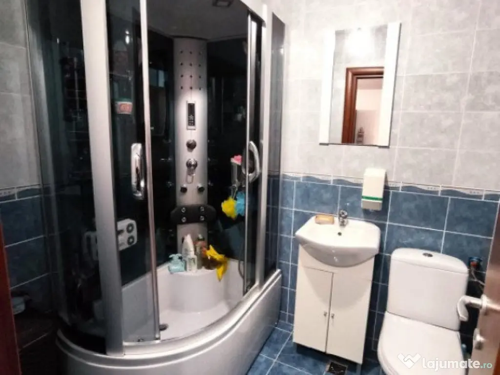 Apartament 3 camere, 82mp+ 60mp pod cu CF, 2 bai, parcare, z