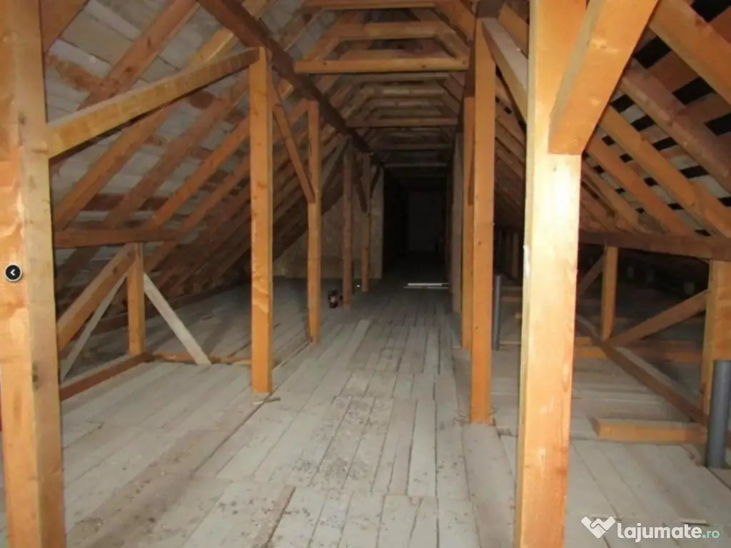 Apartament 3 camere, 82mp+ 60mp pod cu CF, 2 bai, parcare, z