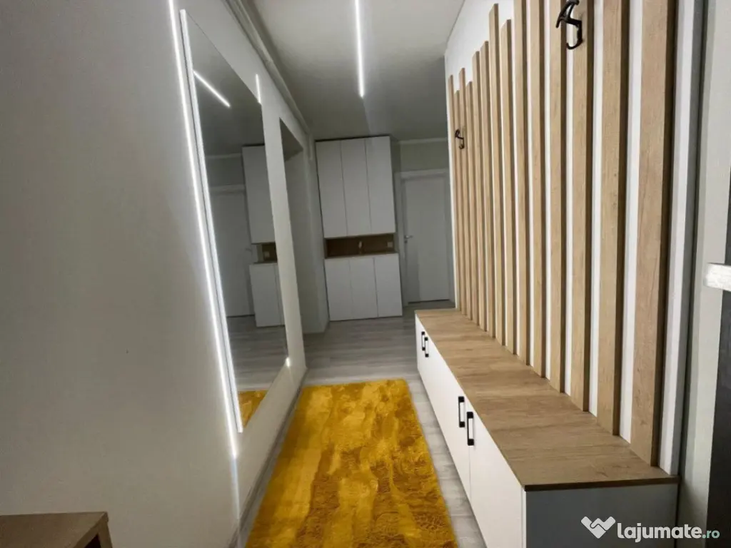 Apartament 2 camere,56 mp utili, 2 gradini, parcare, zona Ce