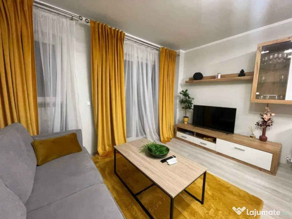 Apartament 2 camere,56 mp utili, 2 gradini, parcare, zona Ce