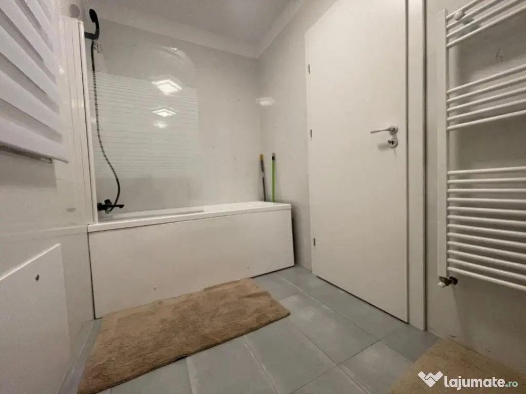 Apartament 2 camere,56 mp utili, 2 gradini, parcare, zona Ce