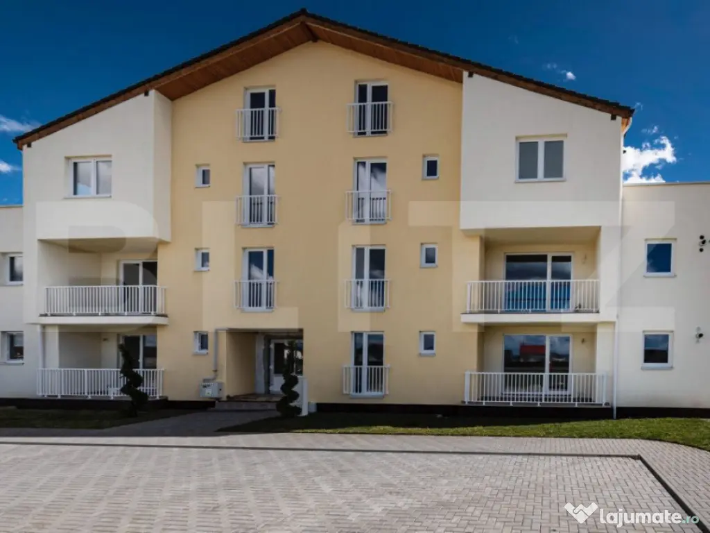 Apartament 3 camere, bloc tip vila P + 2, Sanpetru