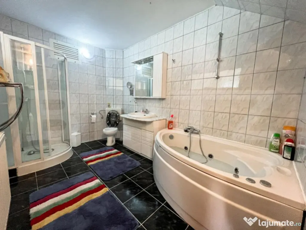 Vila deosebita de 534 mp, 1800 mp, terasa, Codlea