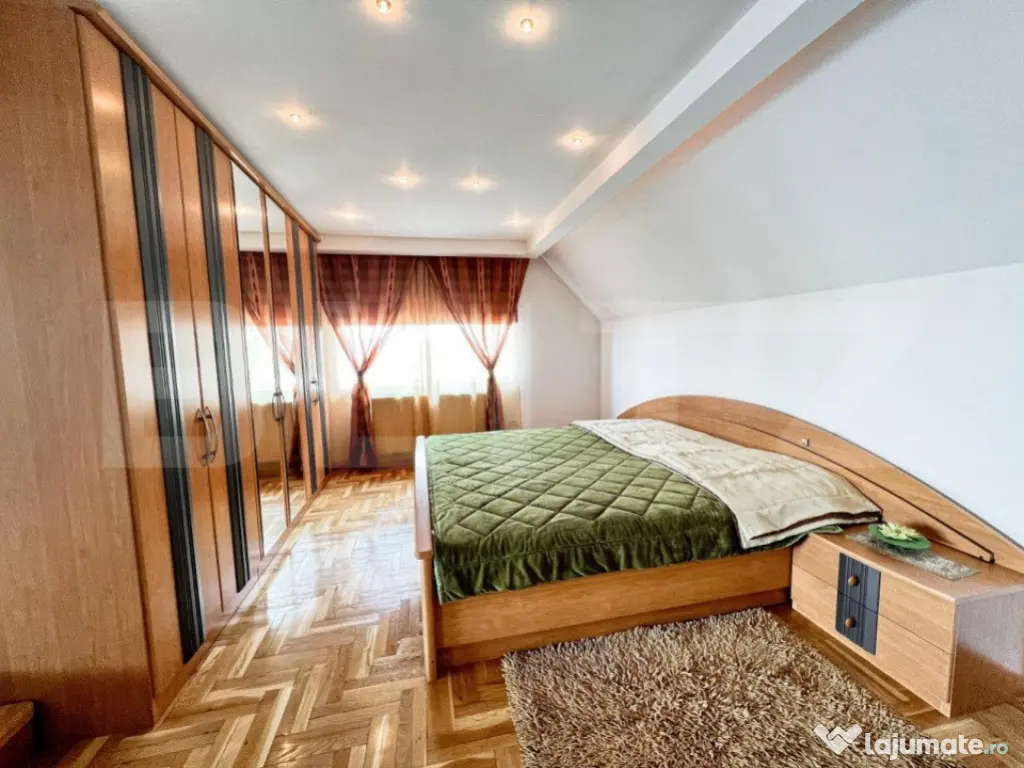 Vila deosebita de 534 mp, 1800 mp, terasa, Codlea