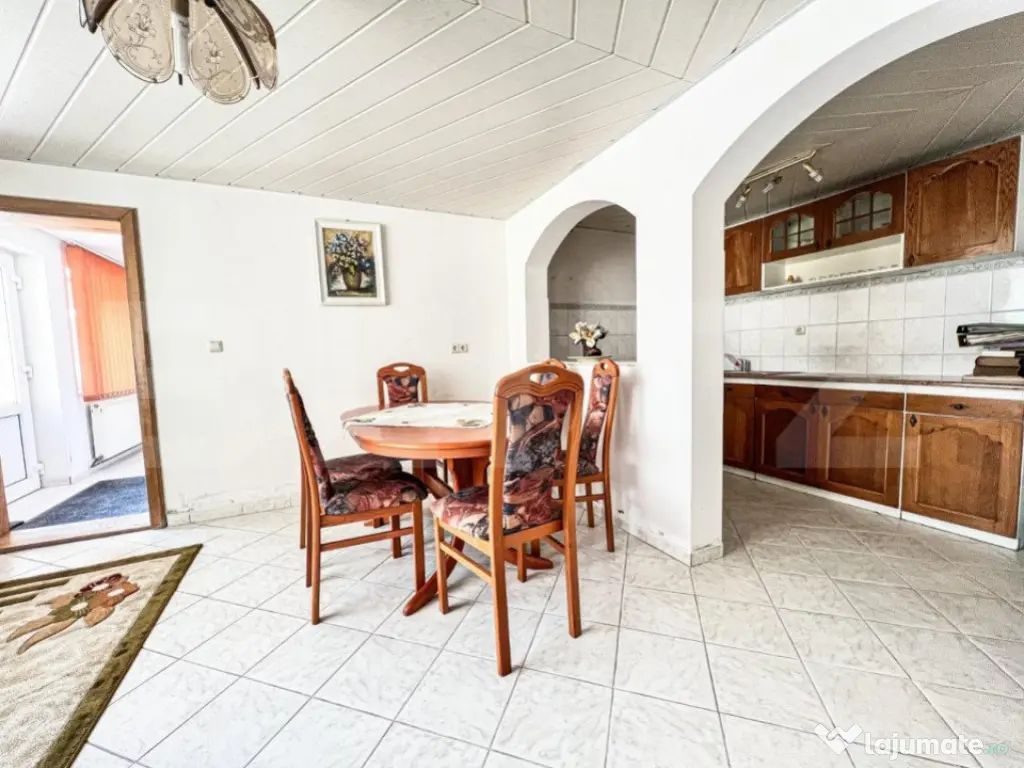 Vila deosebita de 534 mp, 1800 mp, terasa, Codlea