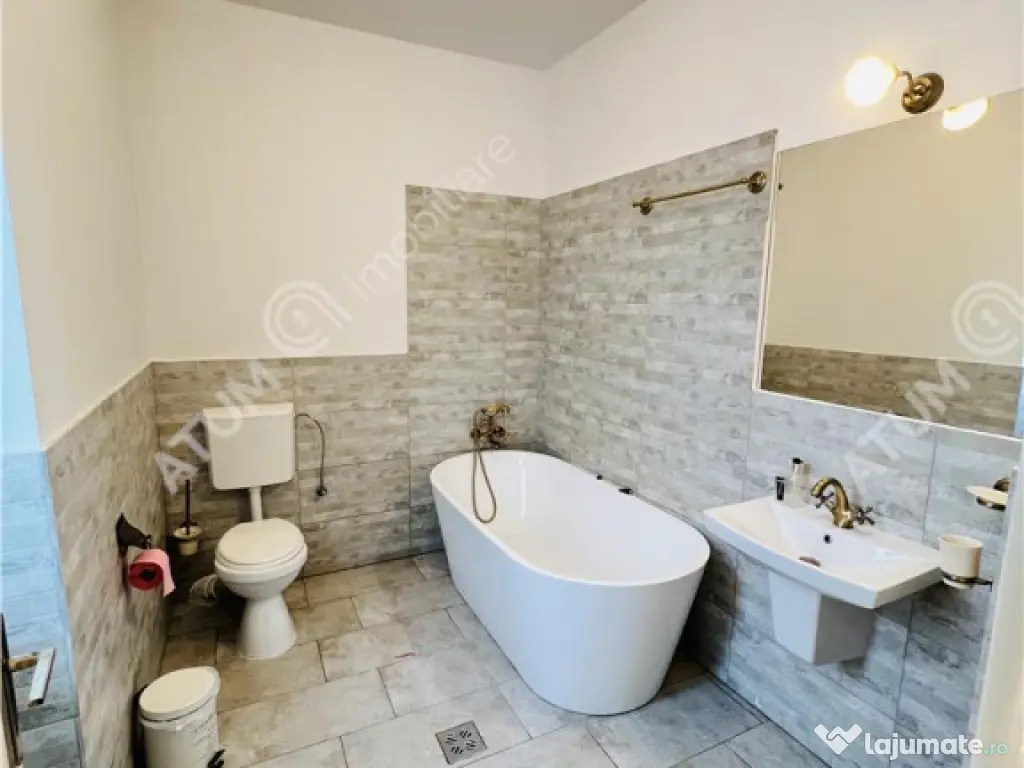 Pensiune cu 6 camere curte de 139 mp zona Ultracentrala din 