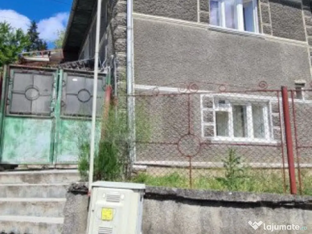 Casă de vanzare , 3 camere , 100 mp, zona Mulatău