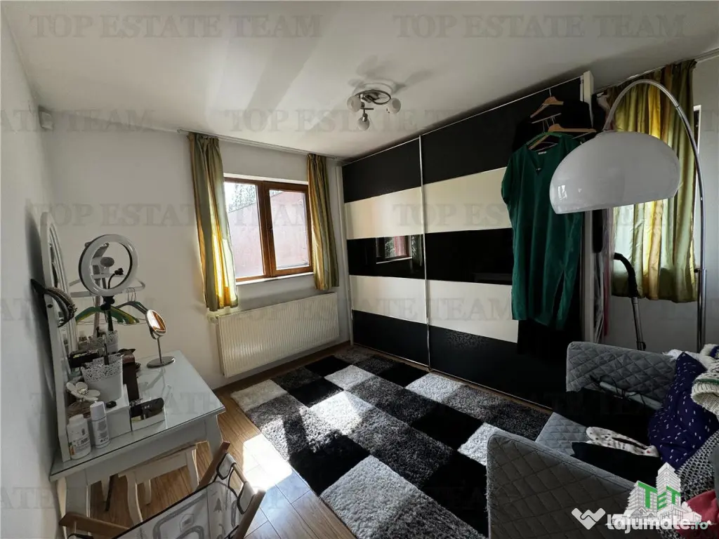 Zona Primarie Mogosoaia | Complex de case cu bariera | Curte 