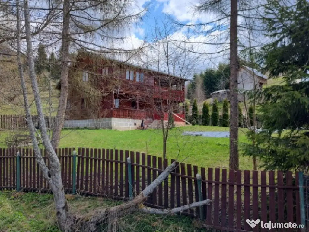 Cabana la Colibita , P+ M -100 mp , 830 mp teren