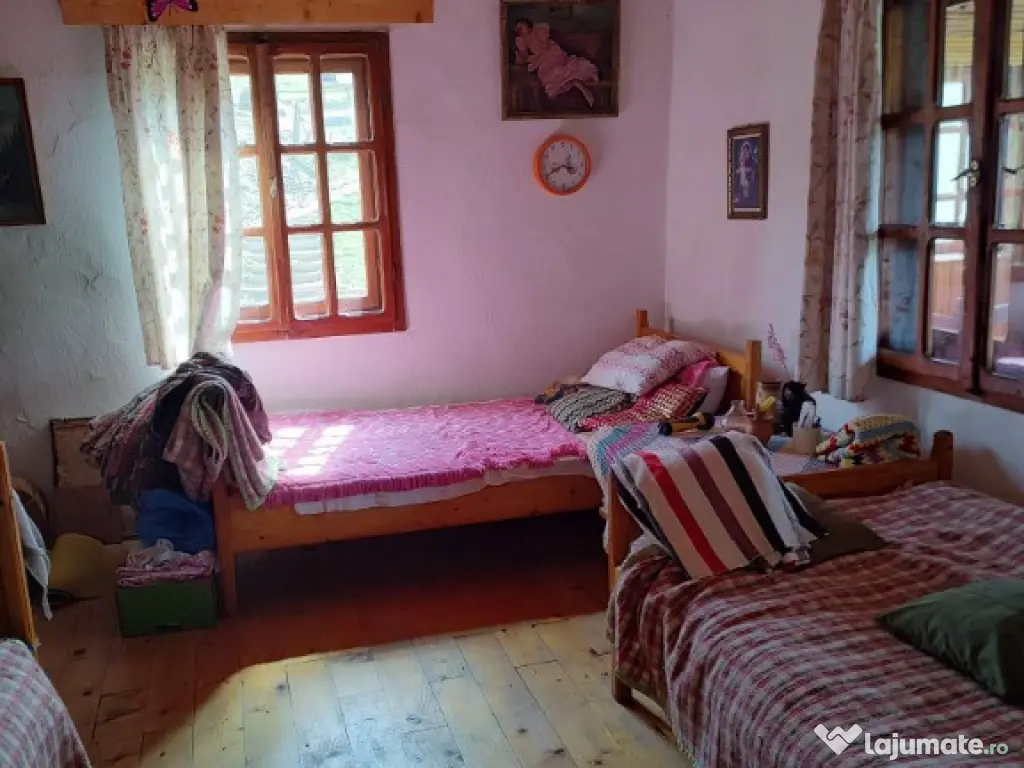 Cabana la Colibita , P+ M -100 mp , 830 mp teren