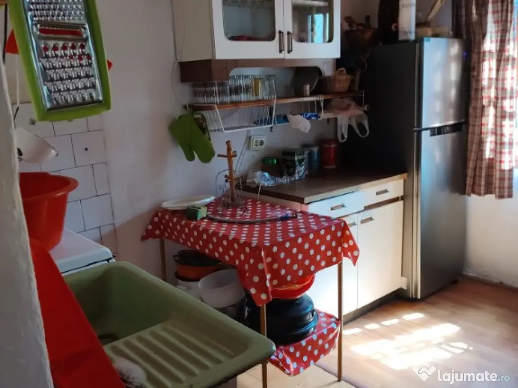 Cabana la Colibita , P+ M -100 mp , 830 mp teren