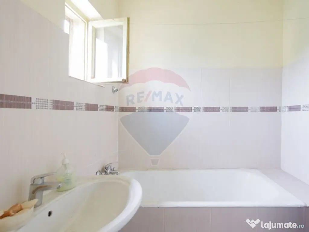 De vânzare Casă cu 3 camere și teren 562 mp str. Louis... 