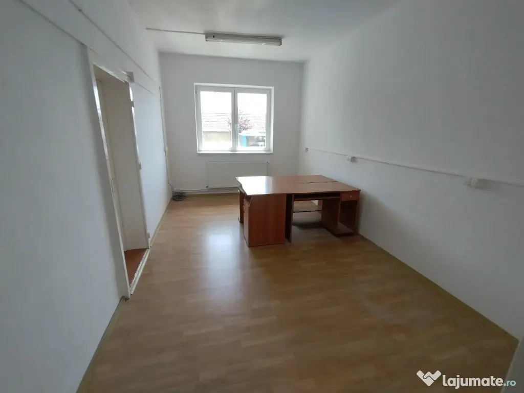 INCHIRIEZ spatiu birou 2 camere, 33 mp, zona Turnisor 