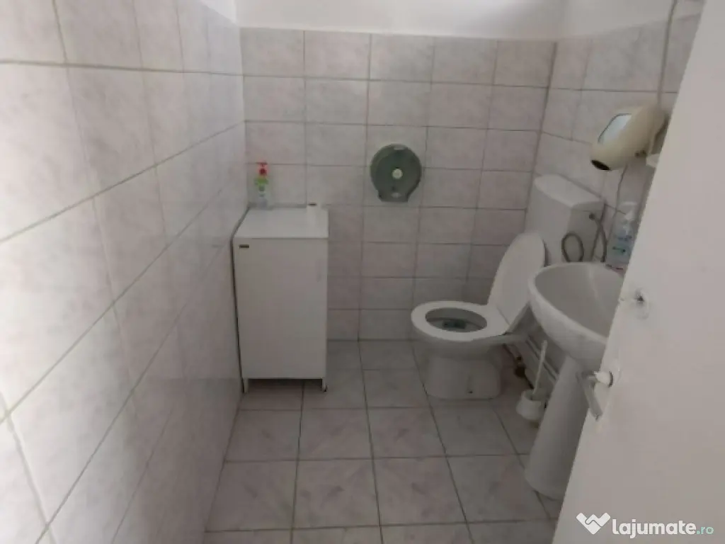 INCHIRIEZ spatiu birou 2 camere, 33 mp, zona Turnisor 