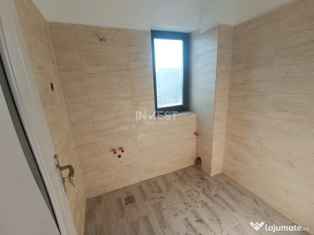 Casa cu 4 camere, incalzire pardoseala. Rediu - 3km de Rond