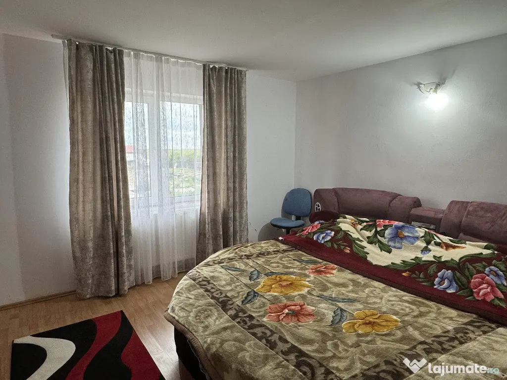 Vila P+1, supraf. desf. 510 mp., teren 1000 mp, Radomiresti 