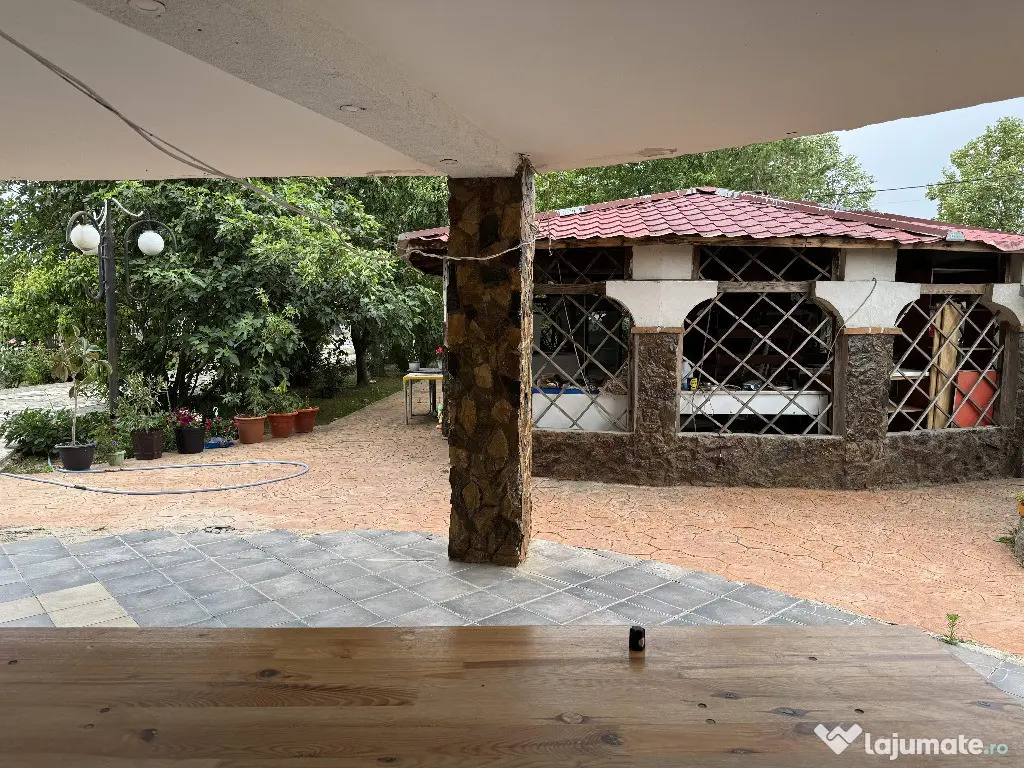 Vila P+1, supraf. desf. 510 mp., teren 1000 mp, Radomiresti 