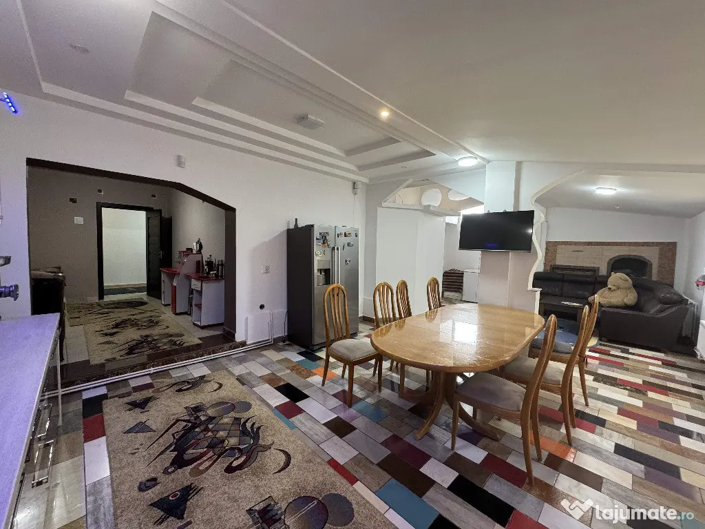 Vila P+1, supraf. desf. 510 mp., teren 1000 mp, Radomiresti 