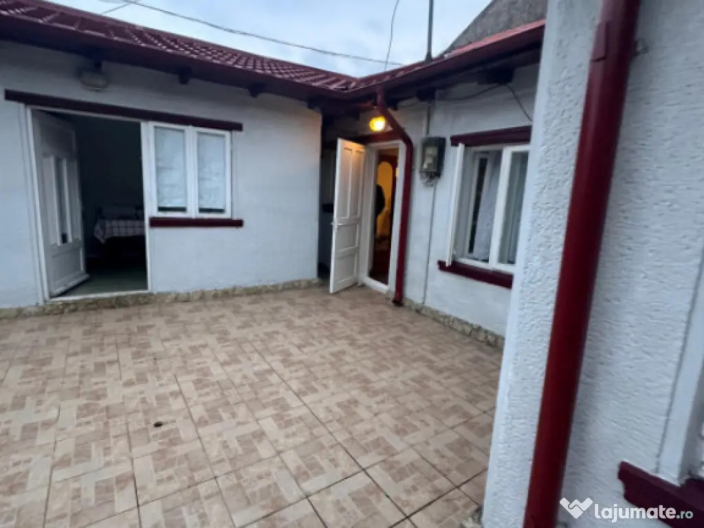 Casa situata in zona TOMIS II