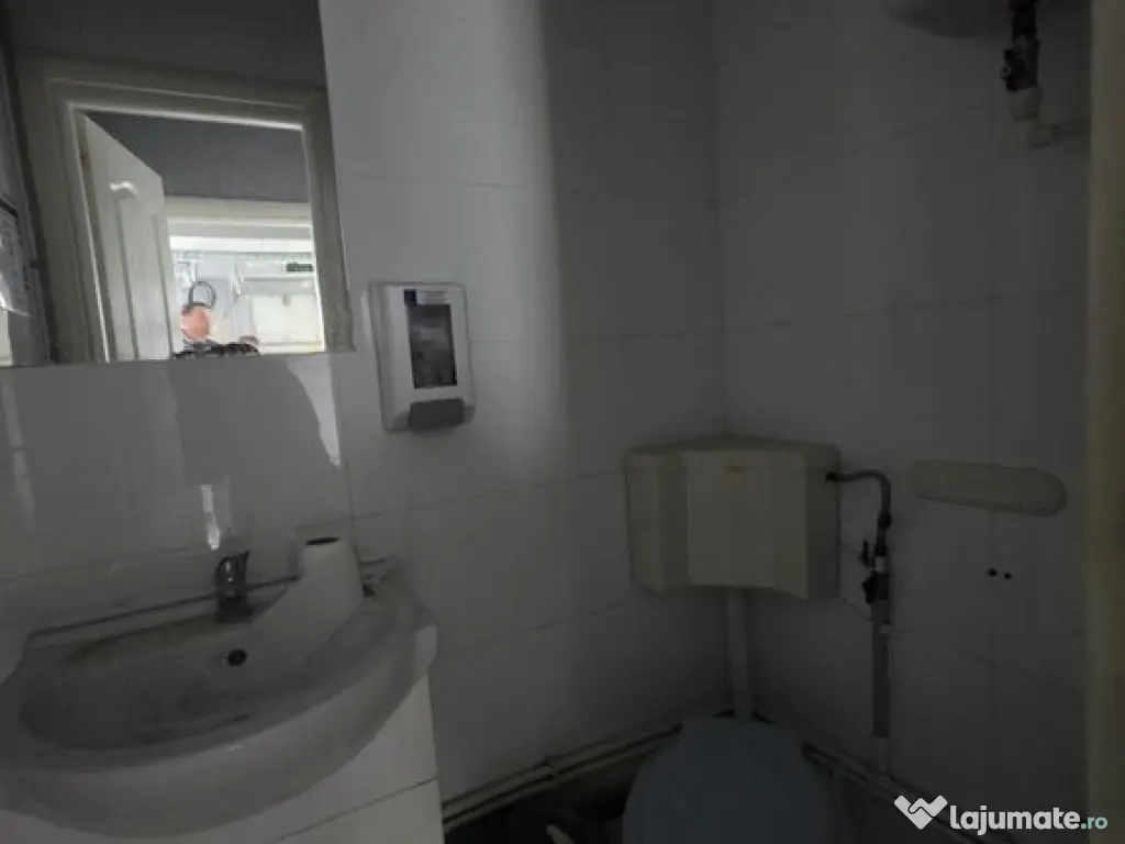 Zona Metrou Dimitrie Leonida spatiu 100 mp vizibilitate buna 