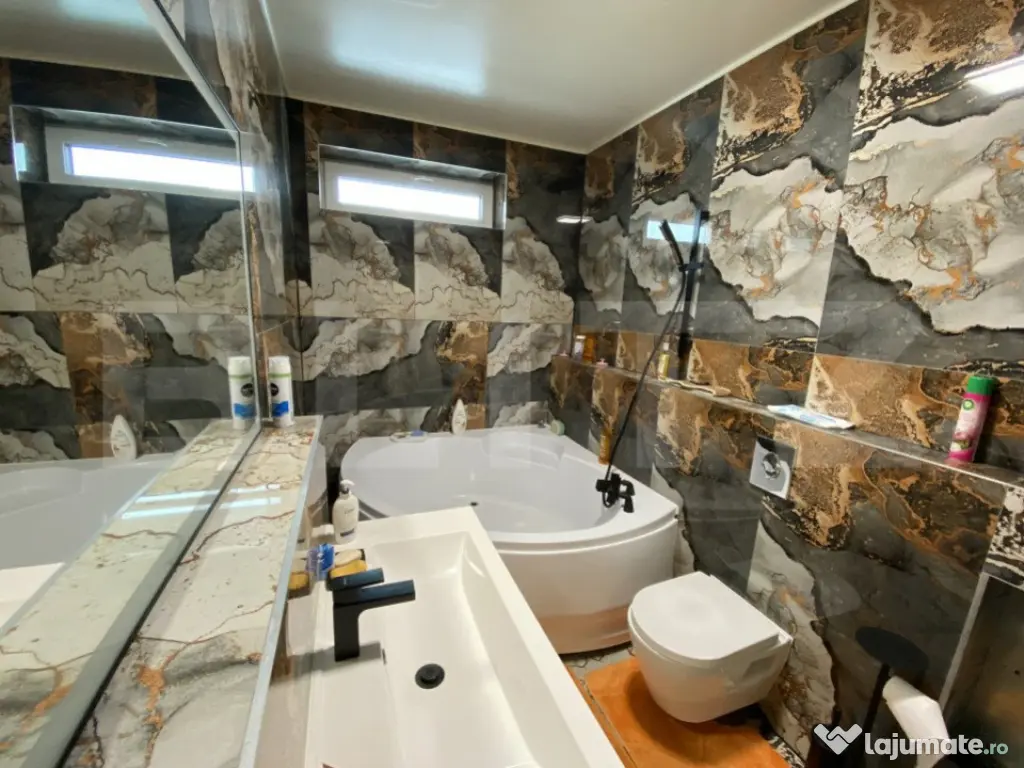 Casa de vanzare, mobilata si utilata, 4 camere in zona Dumbr