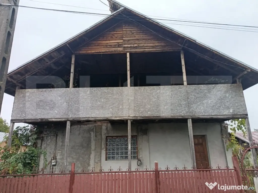 Casa renovabila, cu un teren 2000 m, intr-o zona linistita