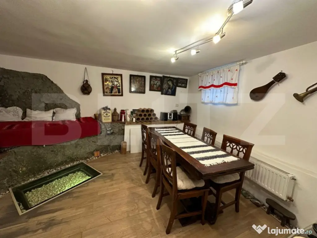 Casă de lux renovată cu priveliște spectaculoasă, în in