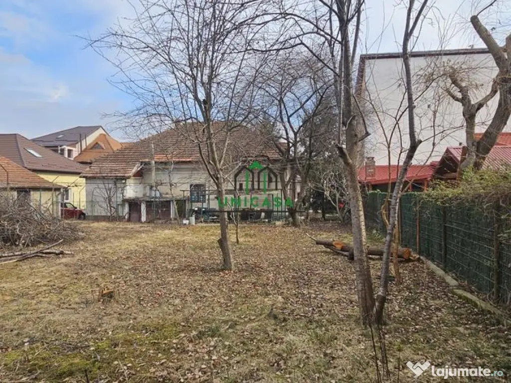 Casa Centru/ 4 camere / teren 920mp 