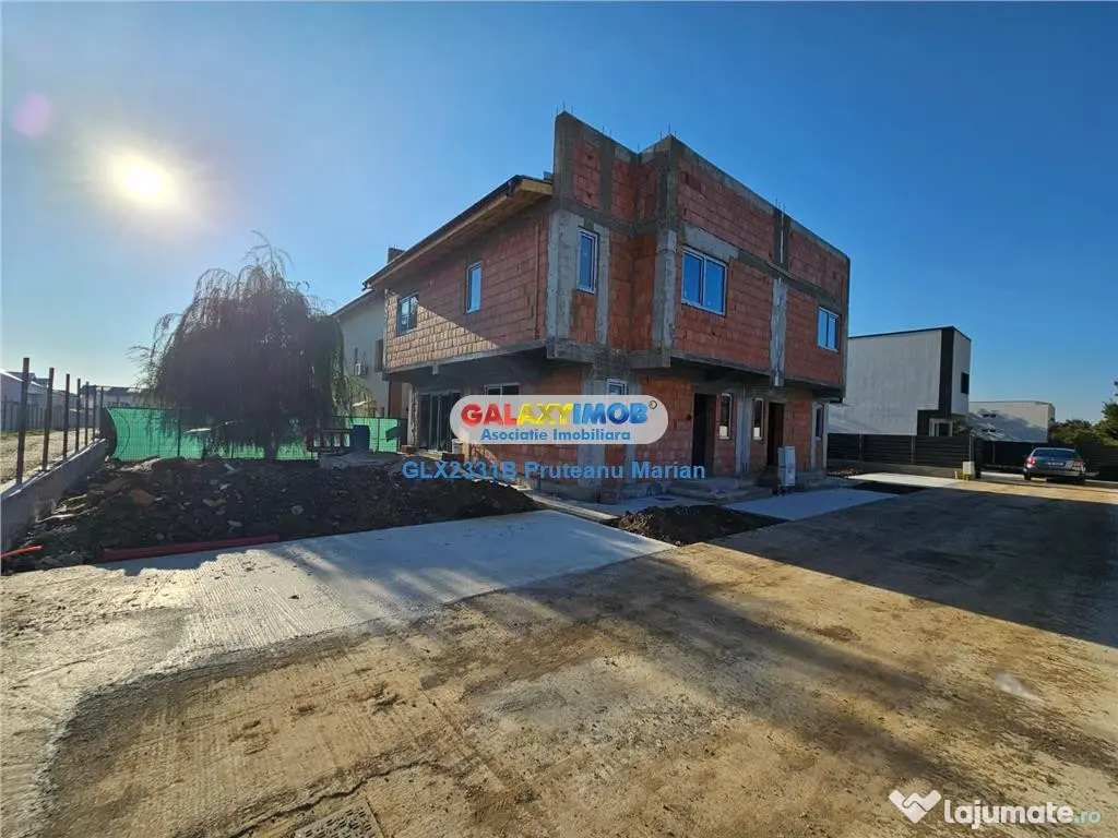 Vila Moderna de tip Duplex situata in apropriere de Cora Ra