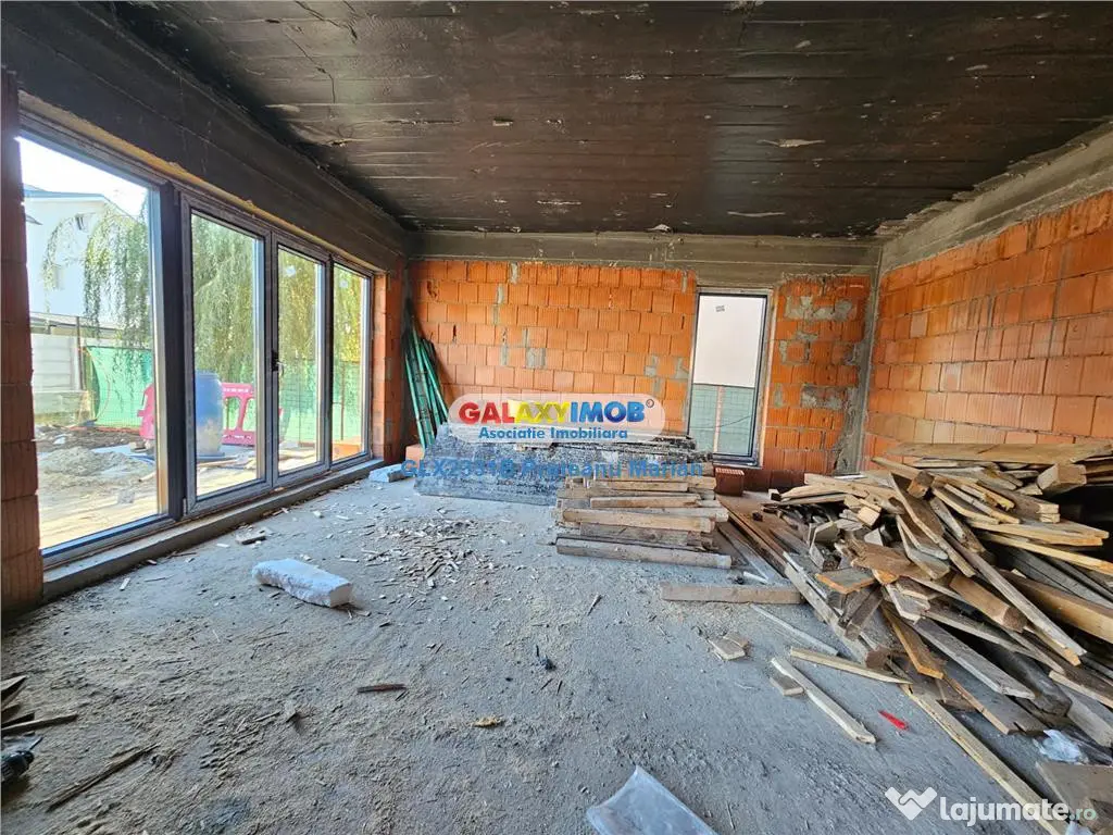 Vila Moderna de tip Duplex situata in apropriere de Cora Ra