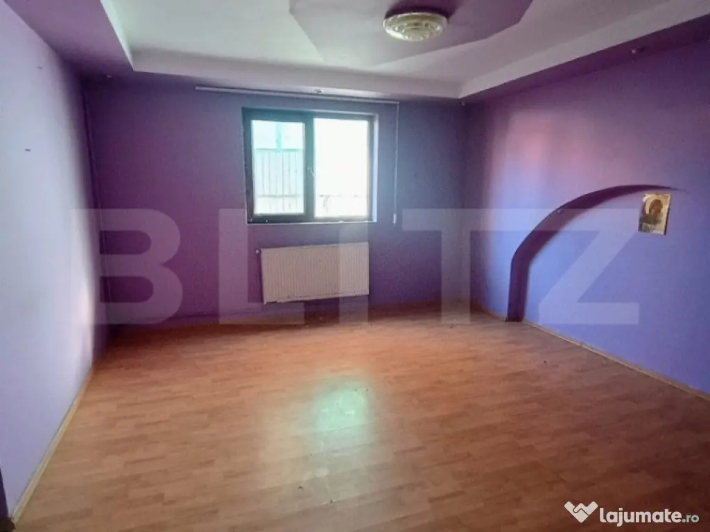 Casa cu 6 camere si garaj pretabil afacere zona Malu Rosu