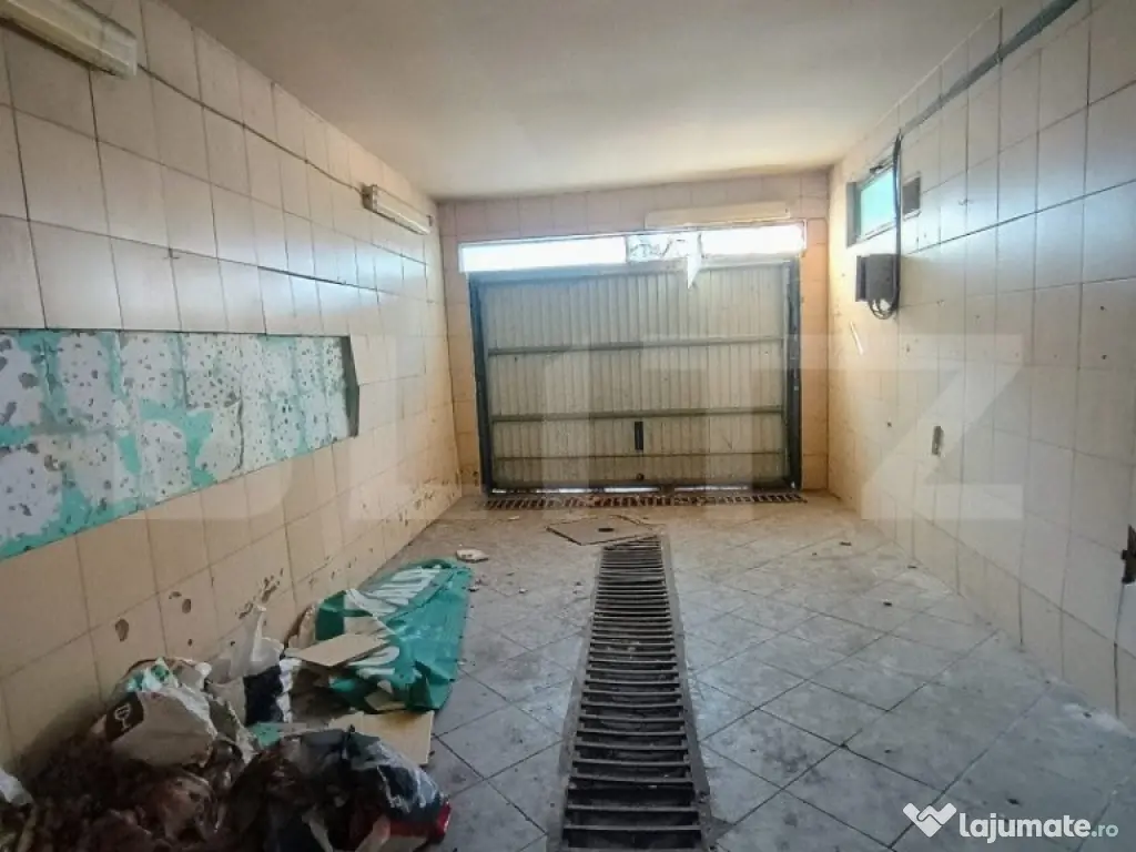 Casa cu 6 camere si garaj pretabil afacere zona Malu Rosu