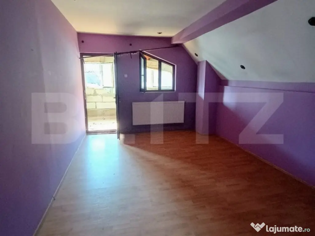 Casa cu 6 camere si garaj pretabil afacere zona Malu Rosu