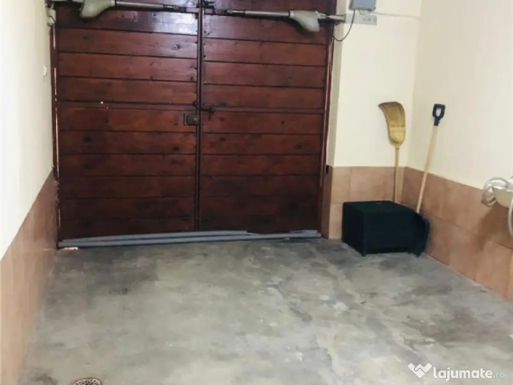 Oferta - Casa individuala, Central, 5 Camere, Parcare, Panor 