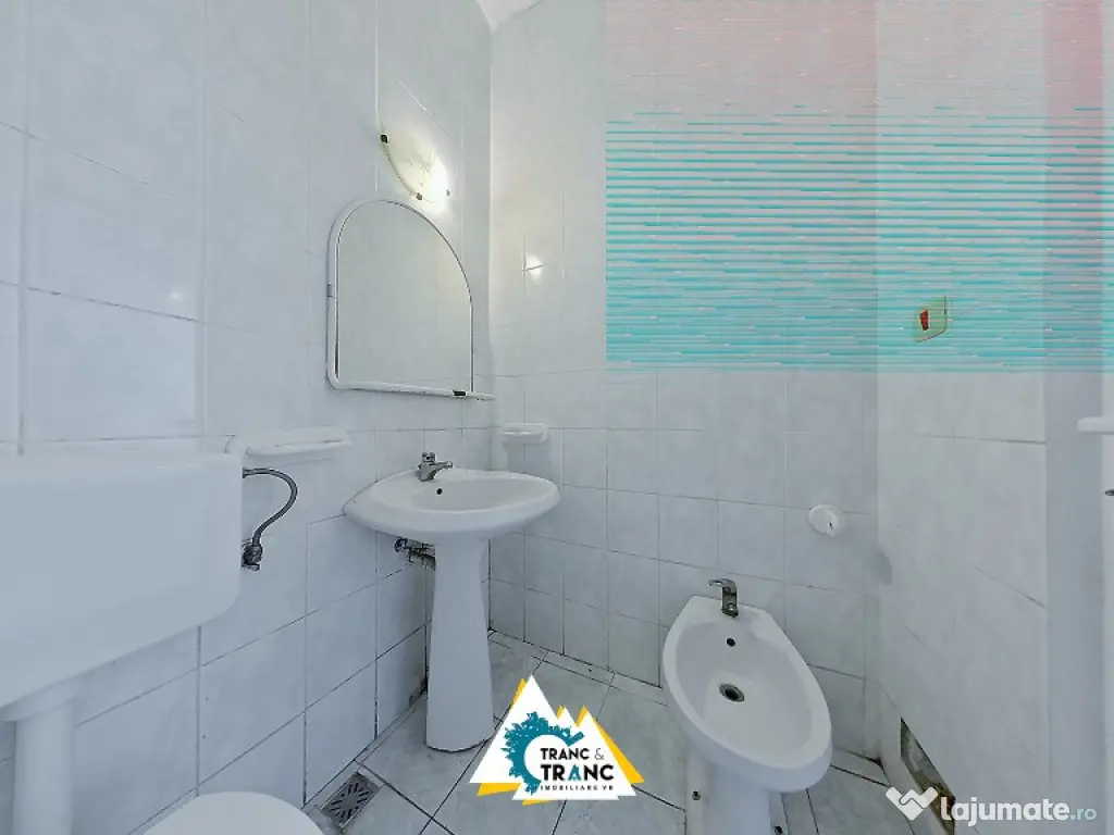 Spatiu de birouri cu 3 camere in zona Bibliotecii Judetene din Arad 