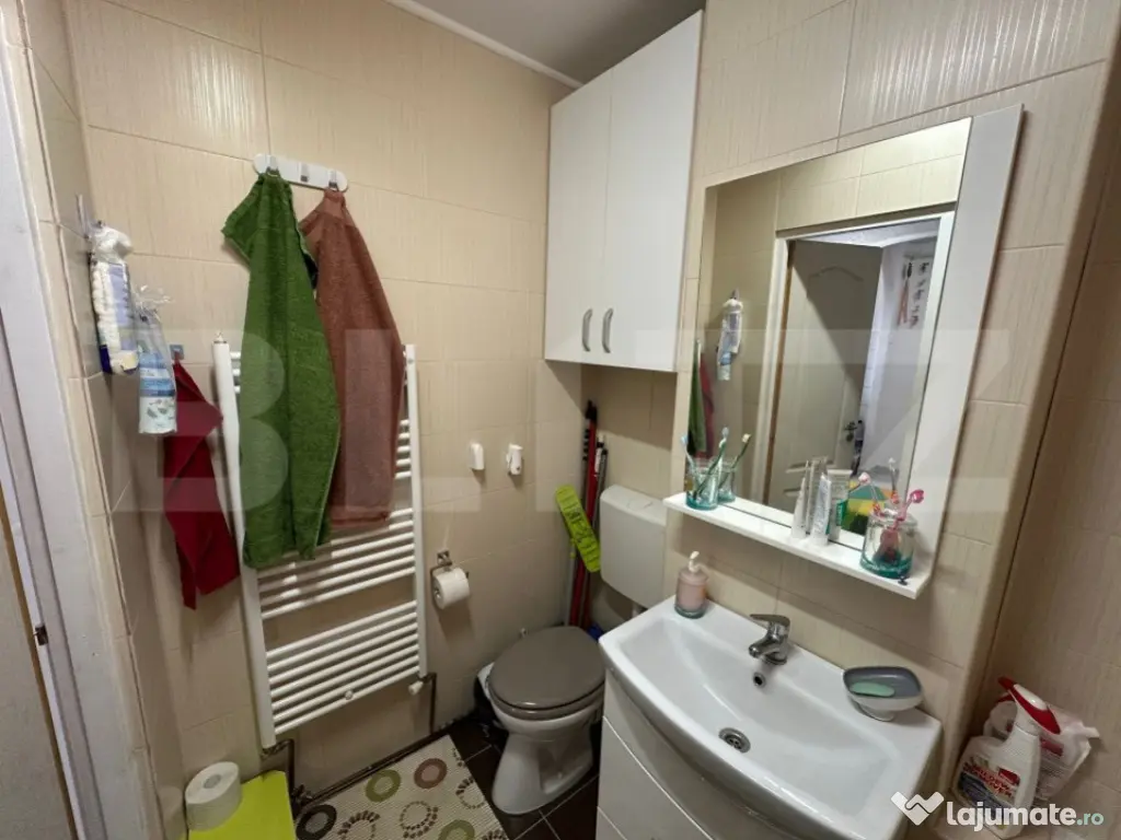 Apartament de vanzare, cu 2 camere, 49 mp, zona Nicolae Balc