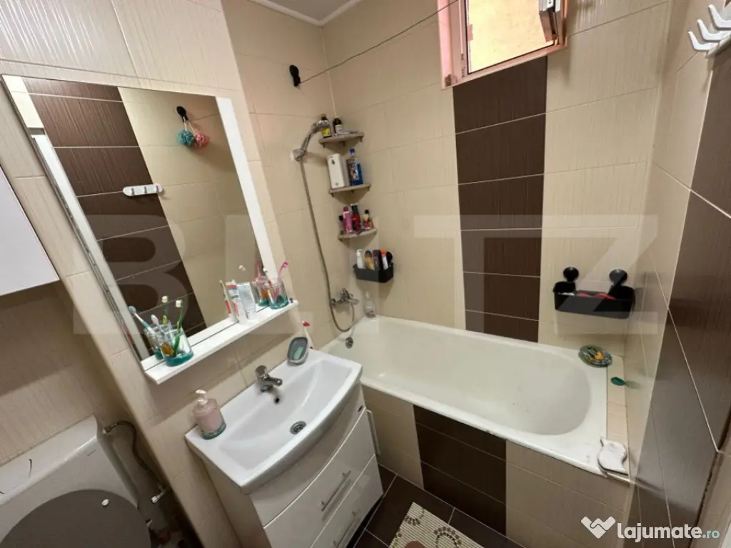 Apartament de vanzare, cu 2 camere, 49 mp, zona Nicolae Balc