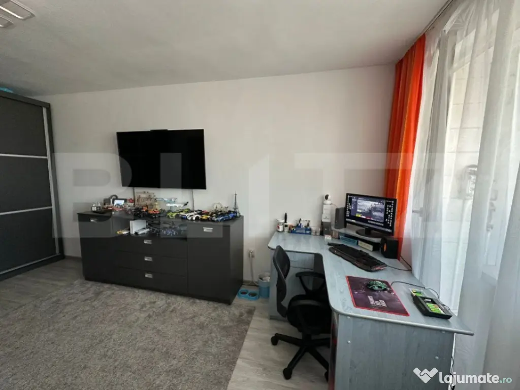 Apartament de vanzare, cu 2 camere, 49 mp, zona Nicolae Balc