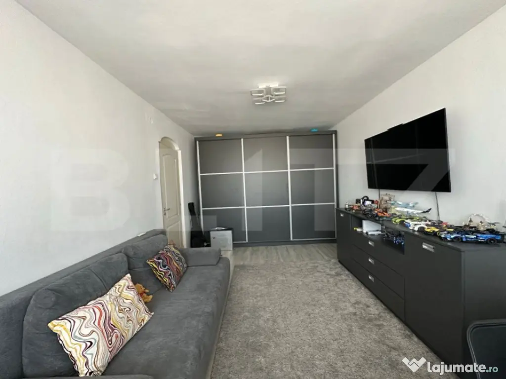 Apartament de vanzare, cu 2 camere, 49 mp, zona Nicolae Balc